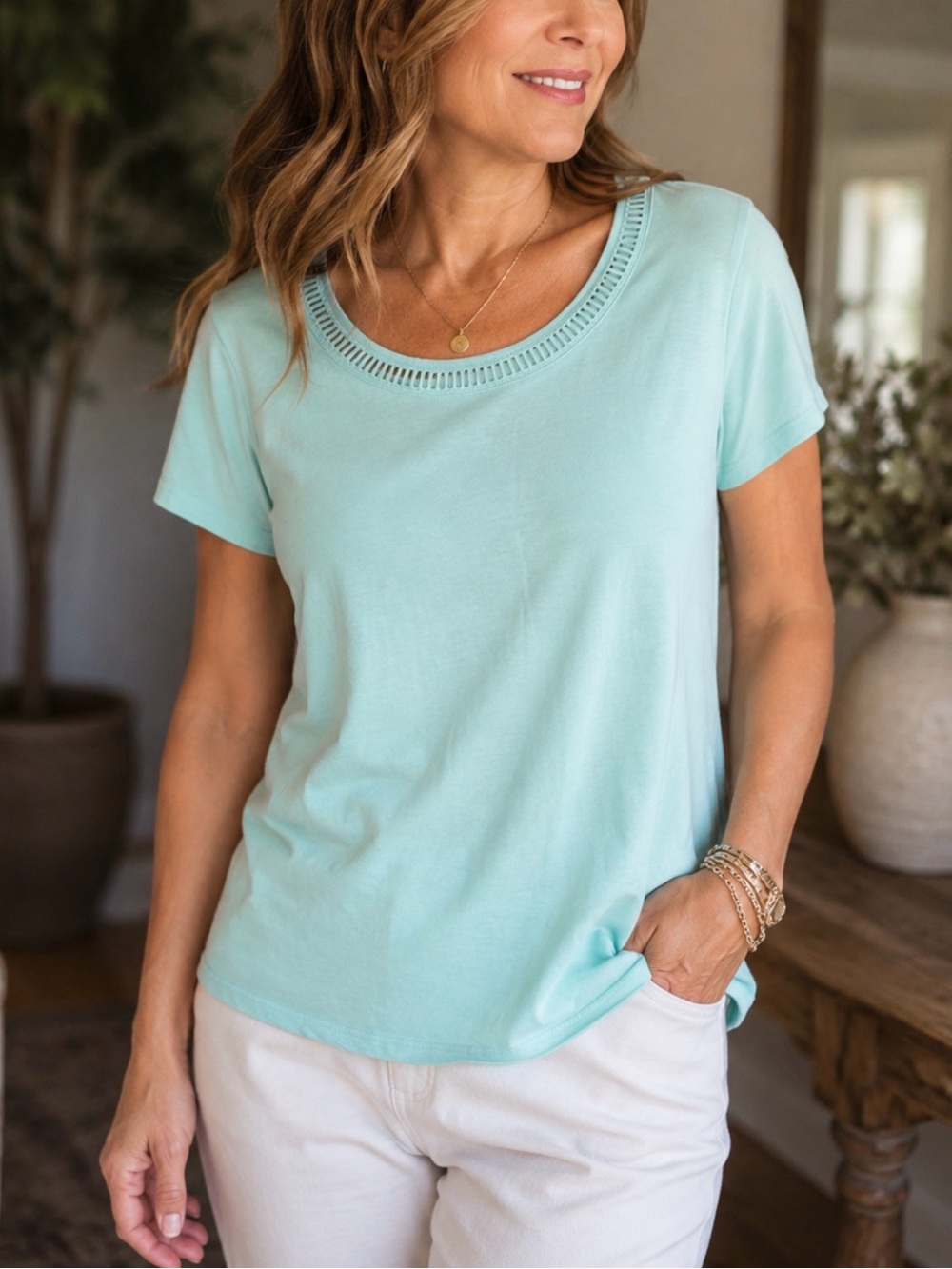Chico's Light Aqua Short Sleeve Scoop Neck Top Sz 2 (L)